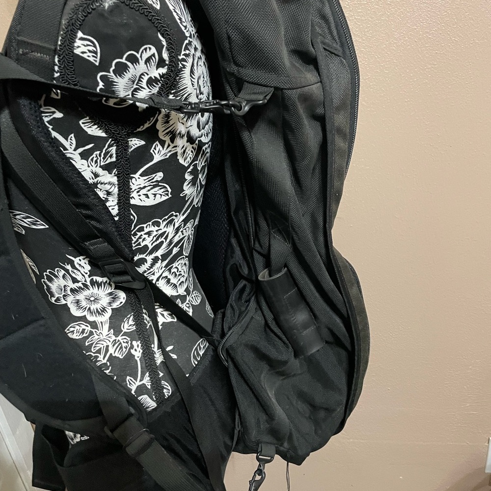 Patagonia hiking backpack - Picture 7 of 16